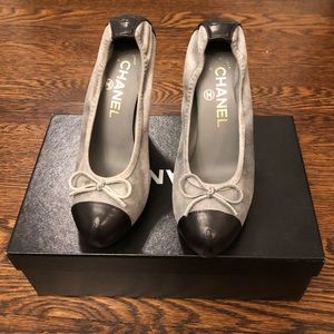 NEW CHANEL Grey Suede and Black Leather Pumps